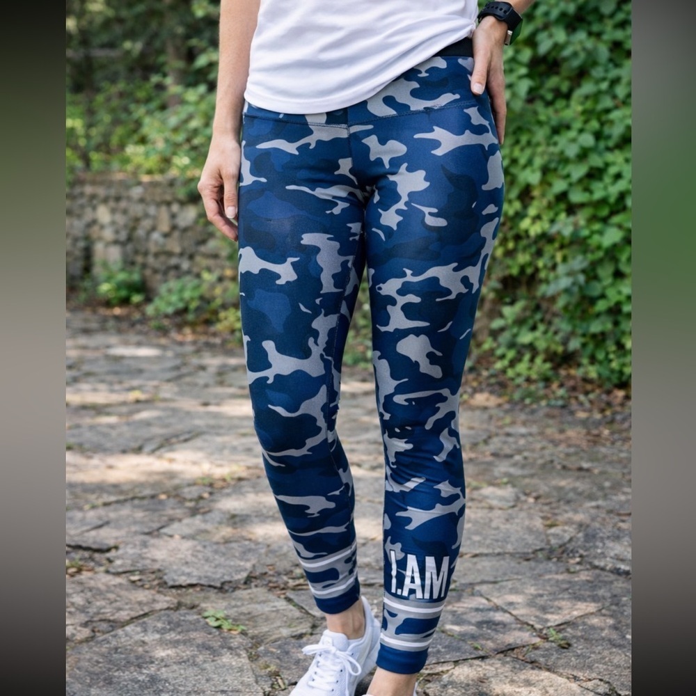 EXCELLENT LIKE NEW CONDITION GOLDSHEEP BLUE CAMO CAPRI I AM LEGGINGS SIZE XL